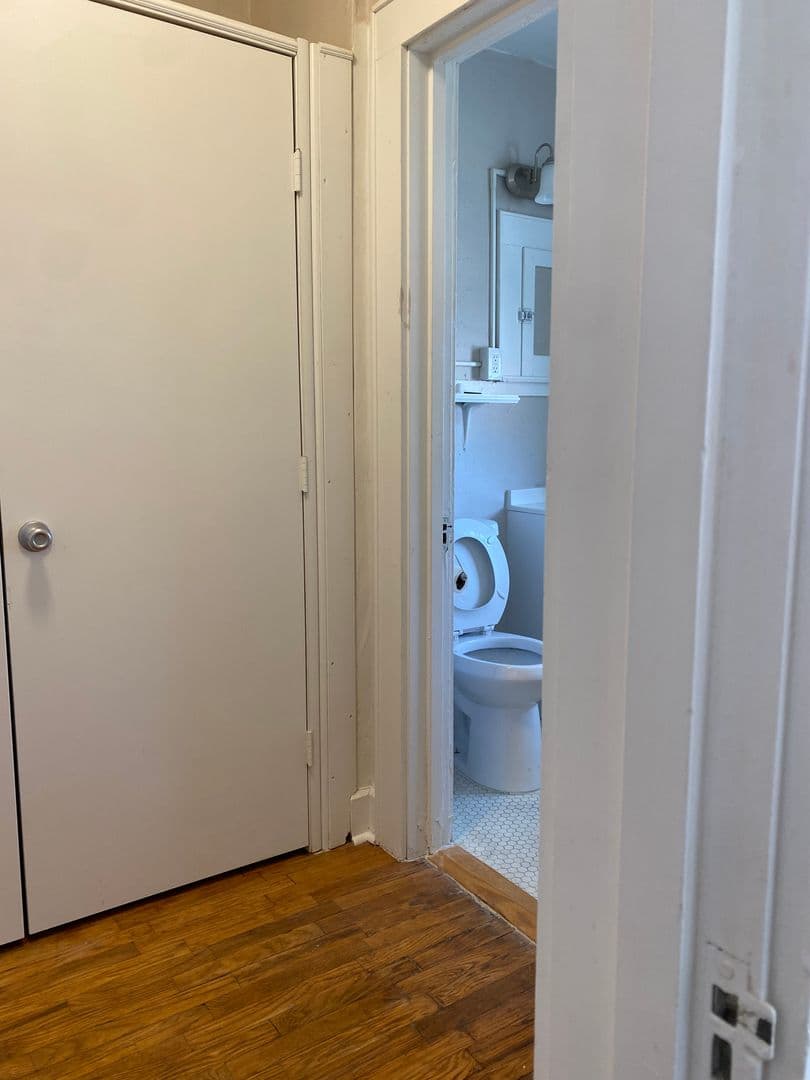 Wichita Apartment: 2501 E Douglas