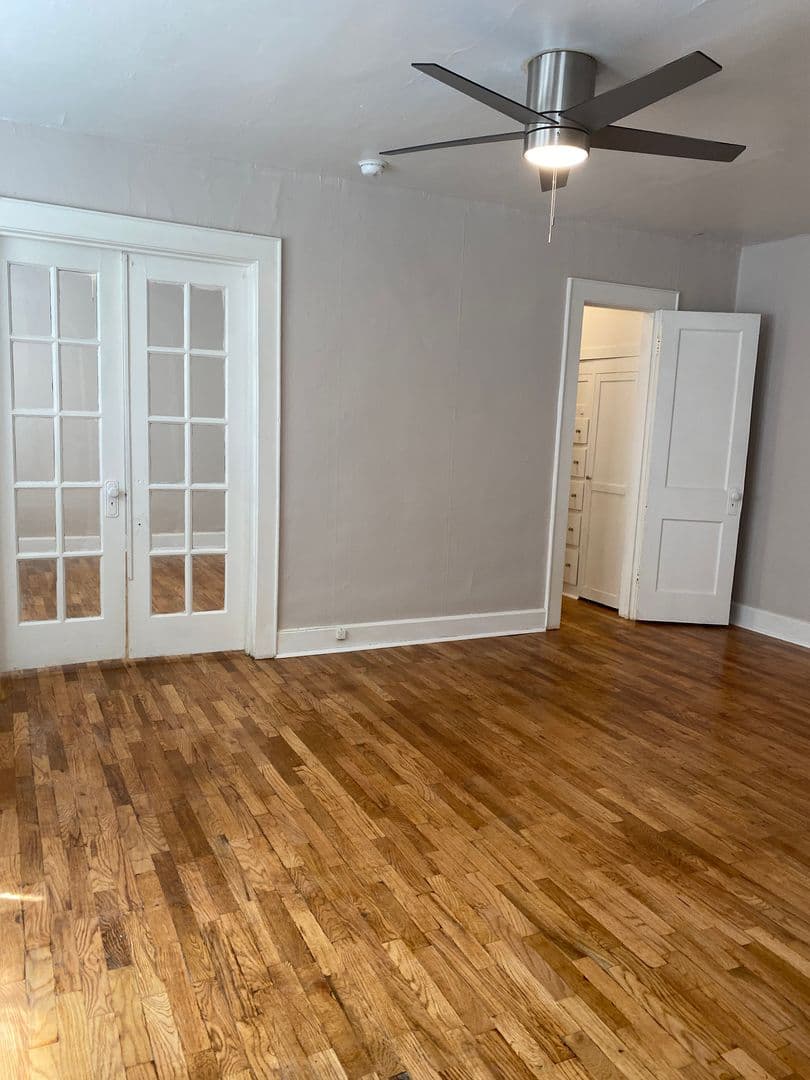 Wichita Apartment: 2501 E Douglas