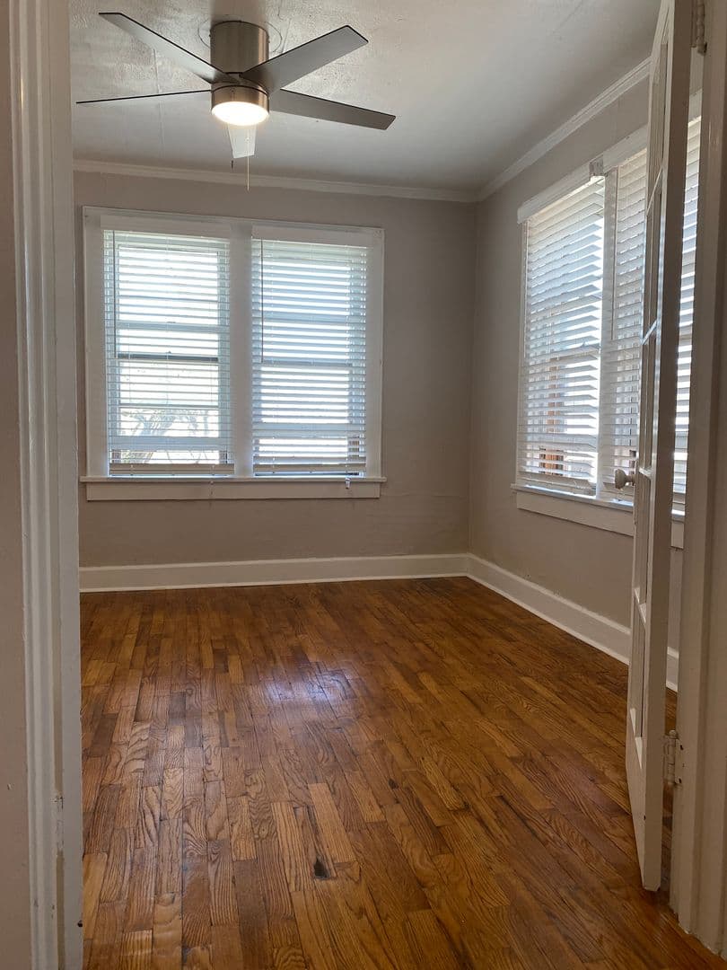 Wichita Apartment: 2501 E Douglas