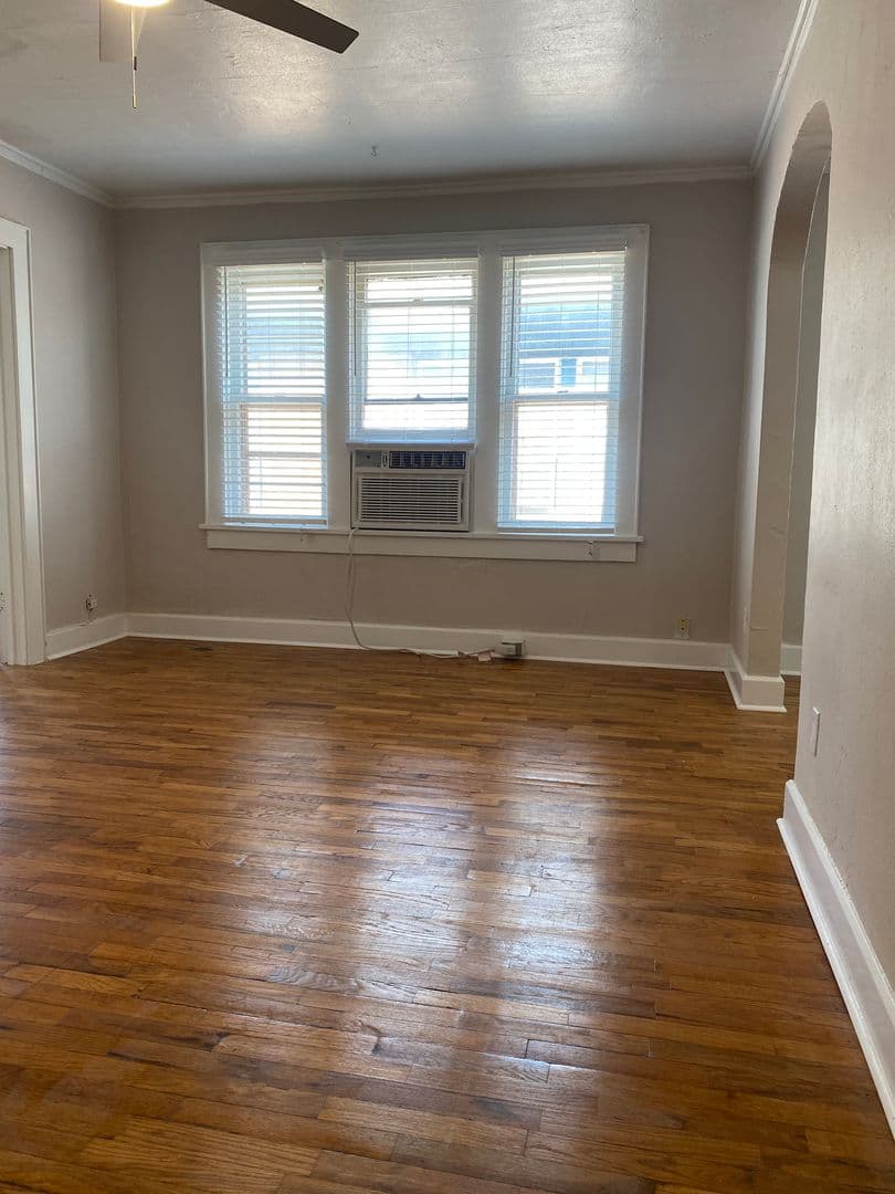 Wichita Apartment: 2501 E Douglas