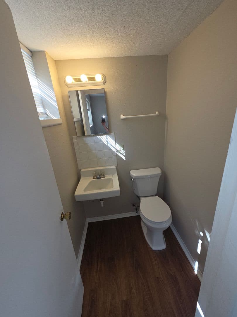 Warrensburg Apartment: 801 S Maguire St