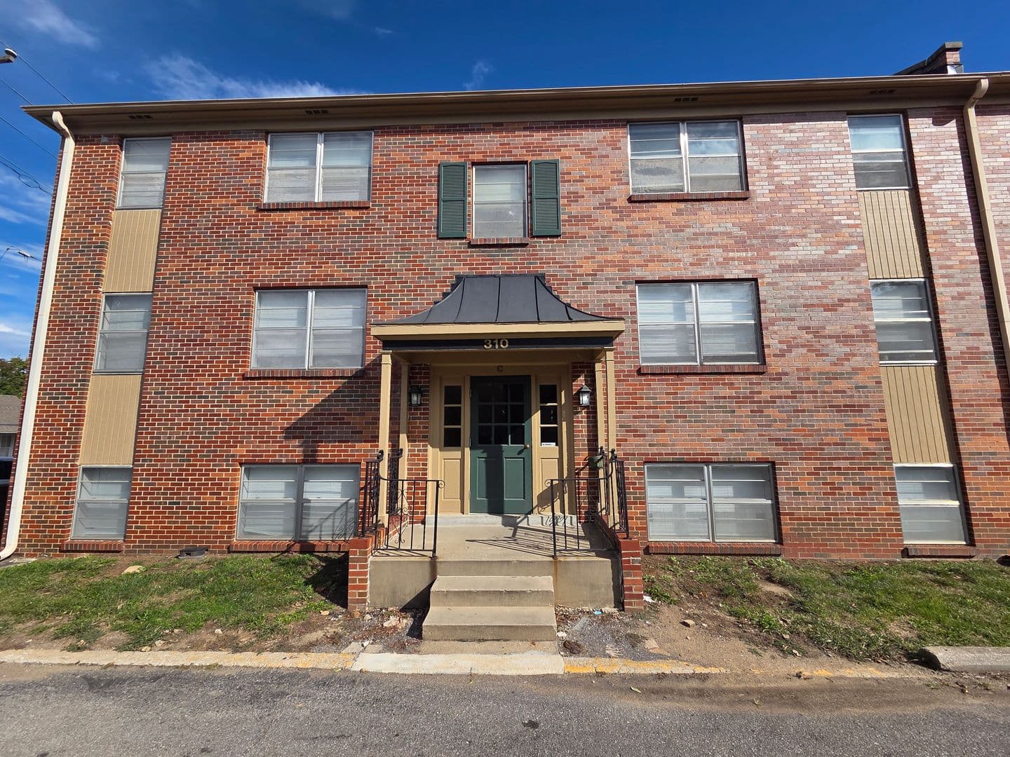 Warrensburg Apartment: 317 Franklin Ave