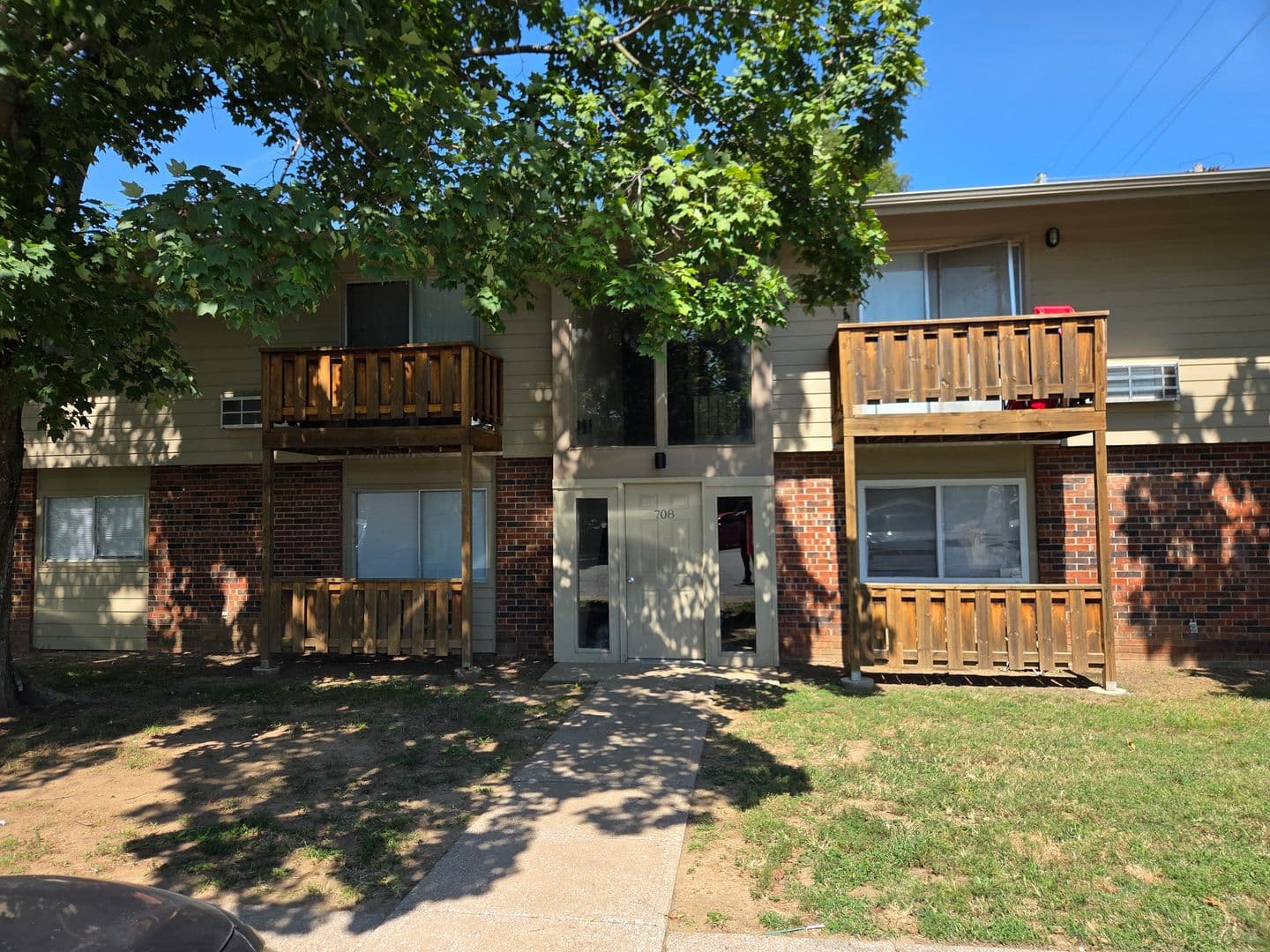 Warrensburg Apartment: 303 W Young Ave.