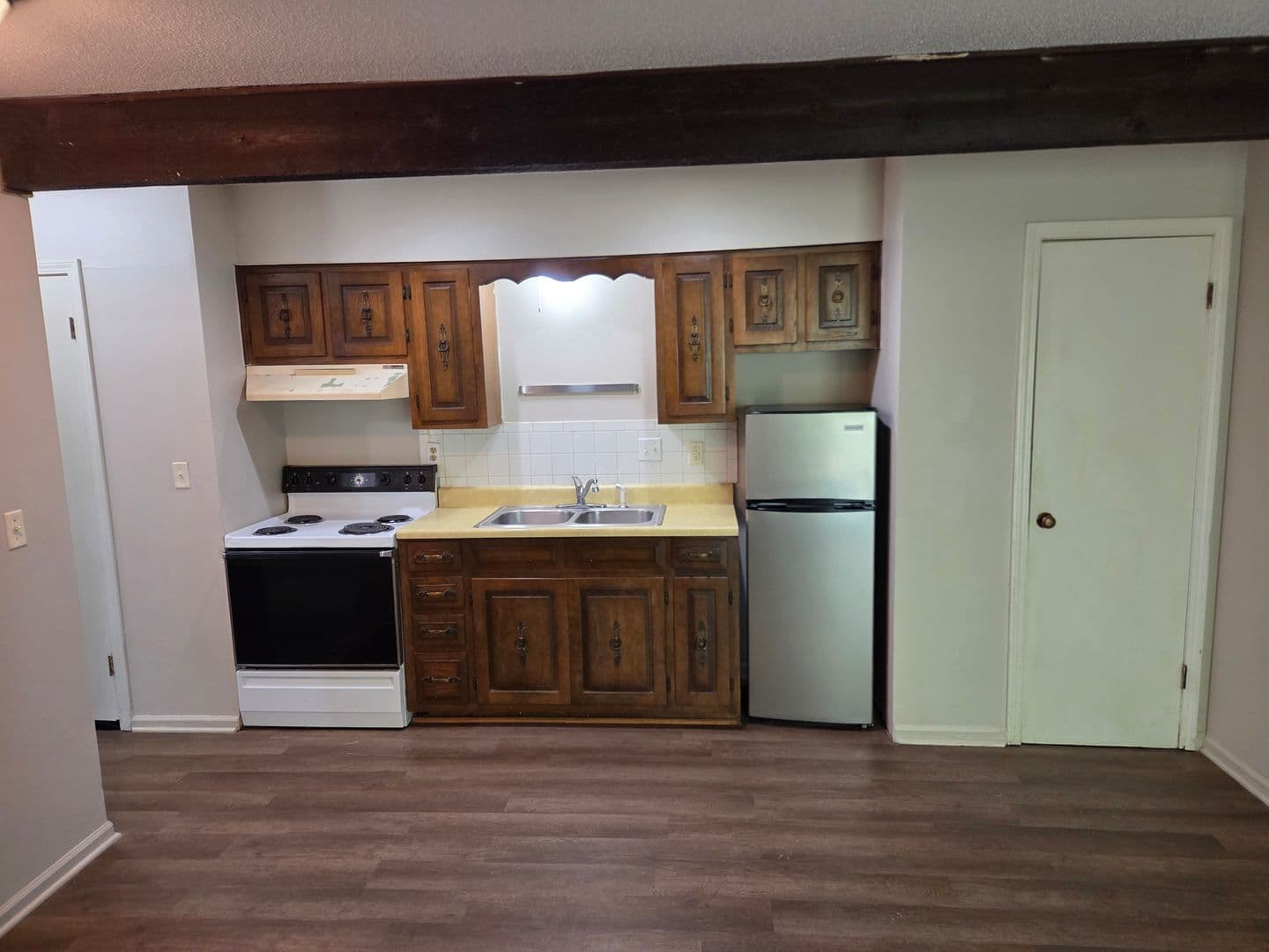 Warrensburg Apartment: 303 W Young Ave.