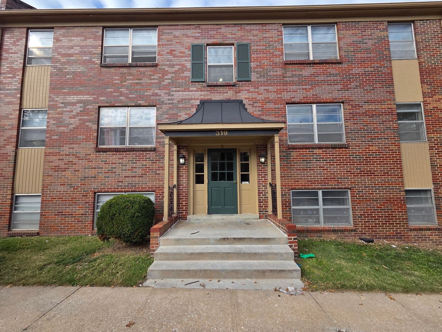 Warrensburg Apartment: 317 Franklin Ave
