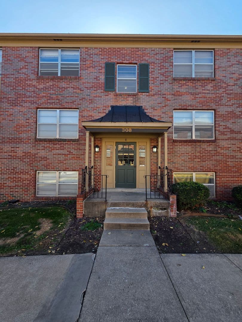 Warrensburg Apartment: 317 Franklin Ave