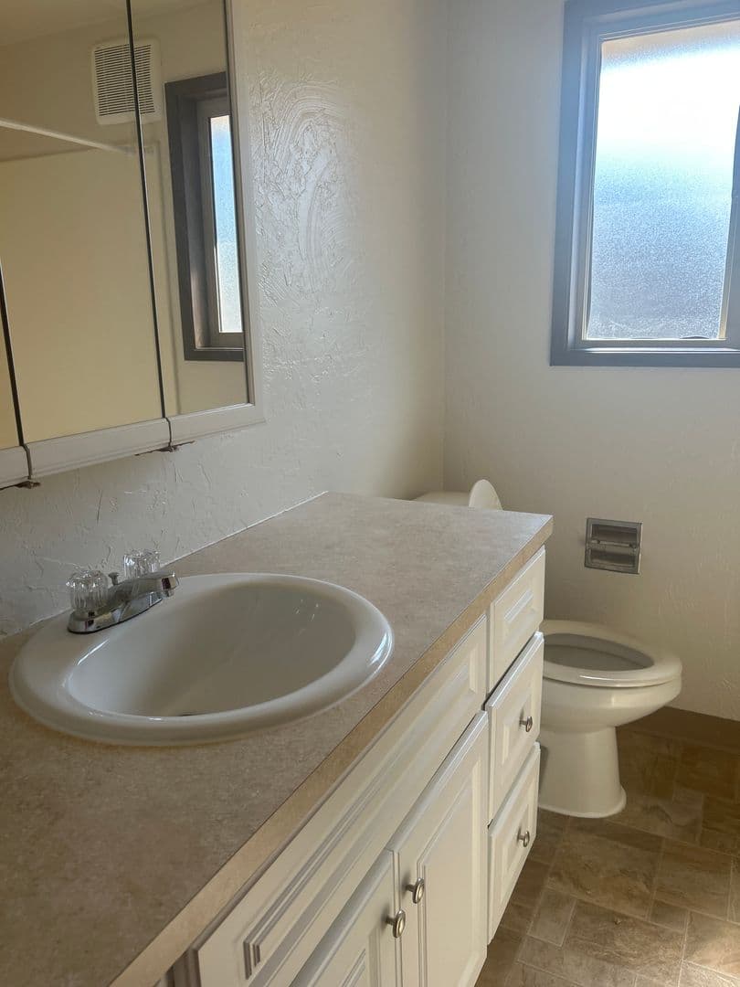 Albany Apartment: 1640 SE Geary 1-4