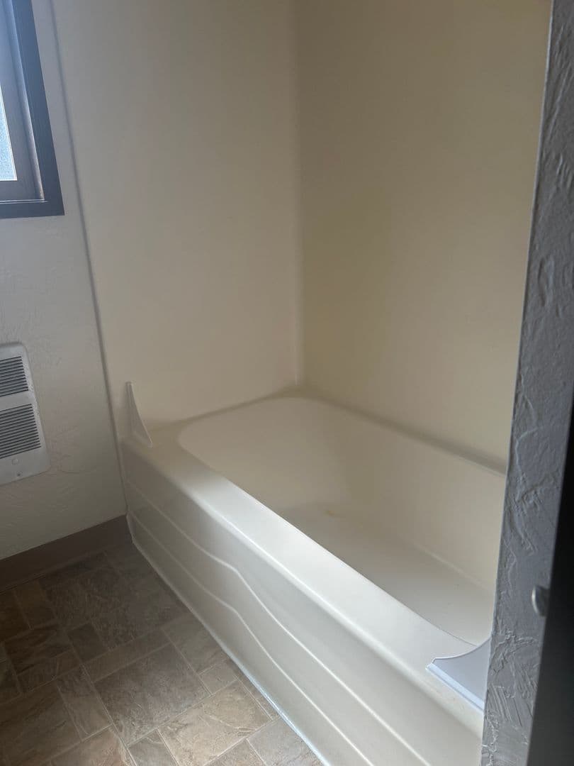 Albany Apartment: 1640 SE Geary 1-4