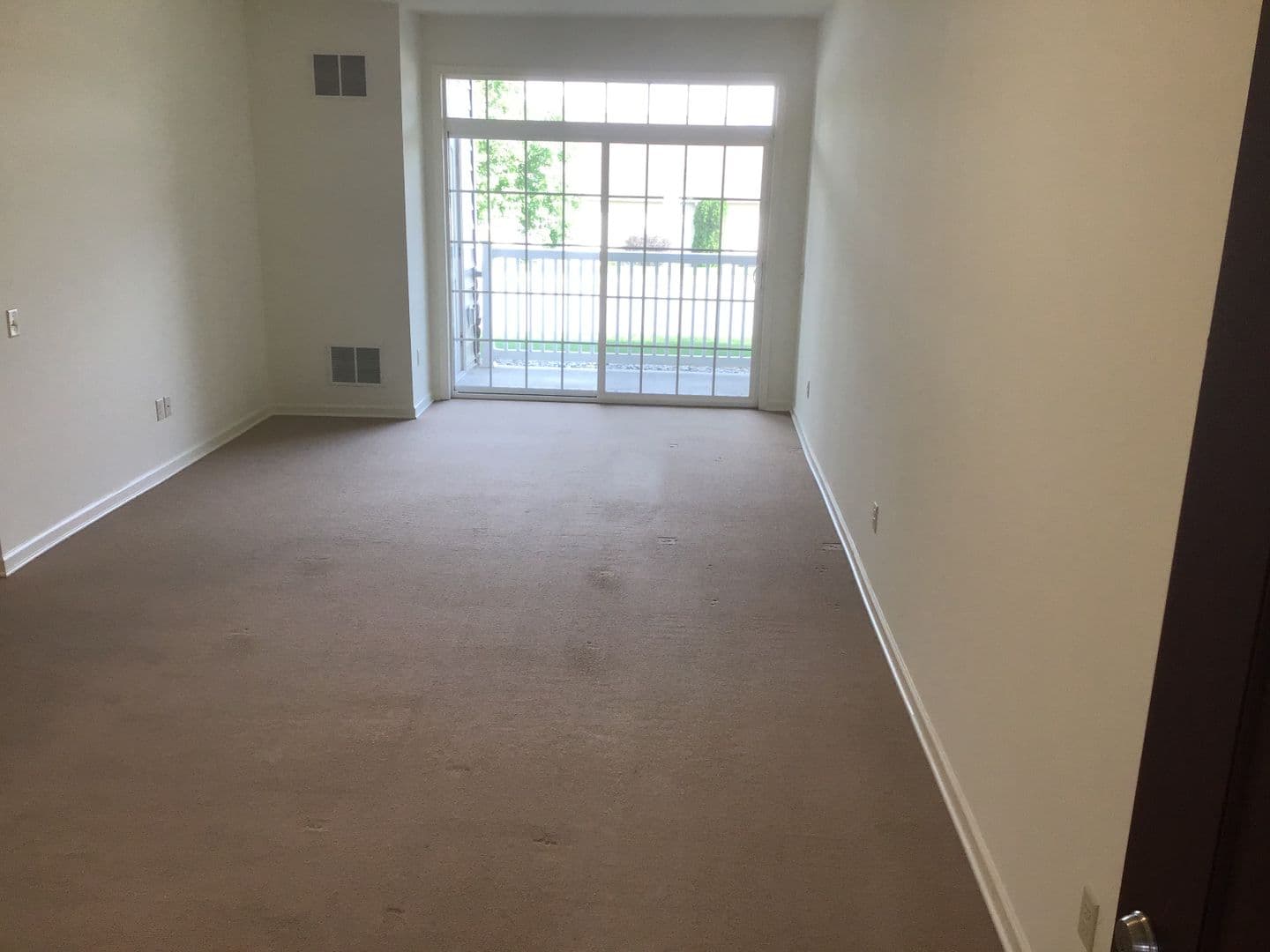 Lancaster Apartment: 231 Kilgannon Lane