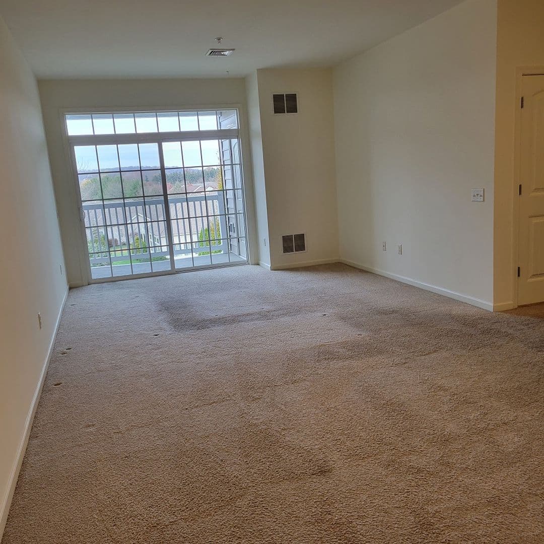 Lancaster Apartment: 231 Kilgannon Lane