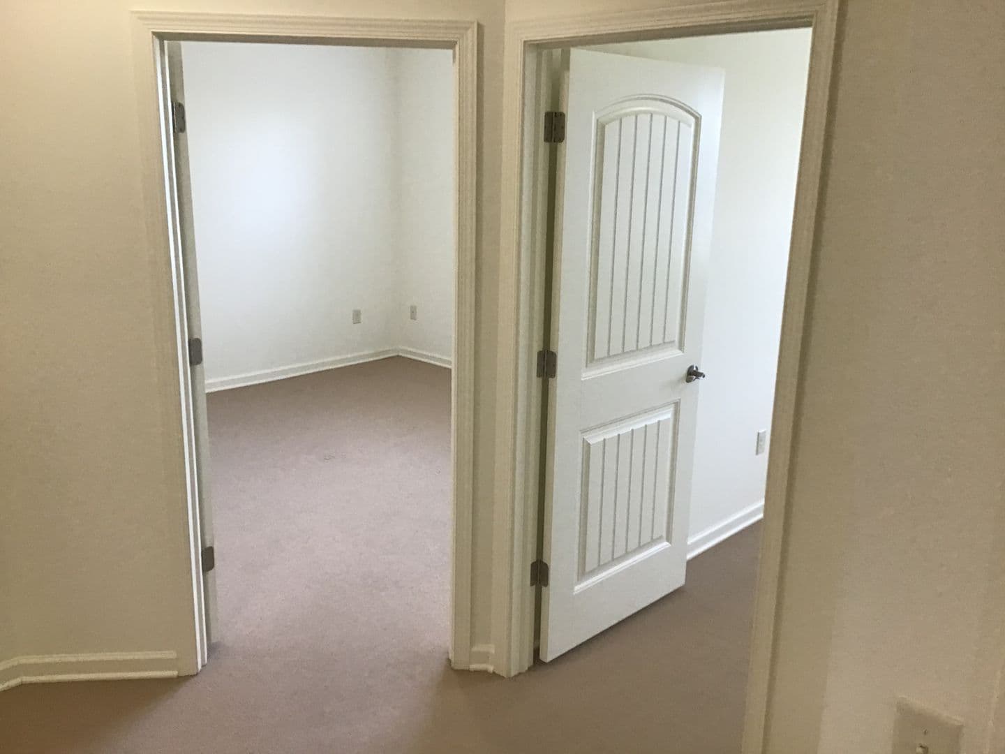 Lancaster Apartment: 231 Kilgannon Lane
