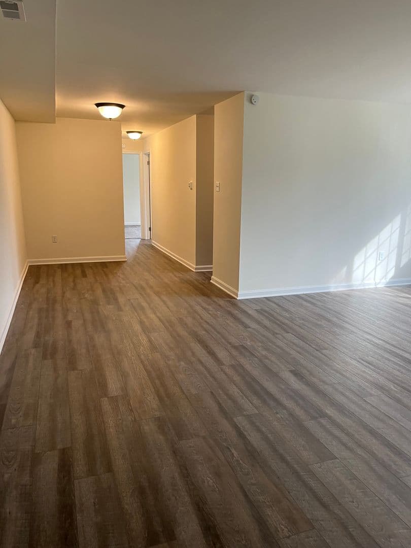 Lancaster Apartment: 30 Waverly Avenue