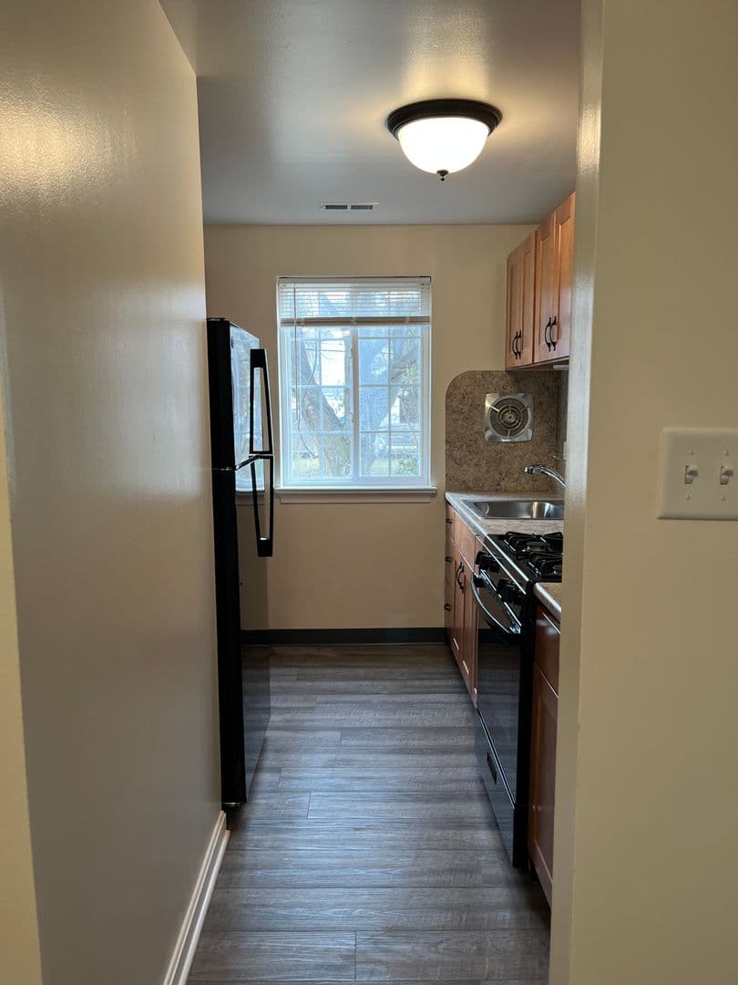 Lancaster Apartment: 30 Waverly Avenue