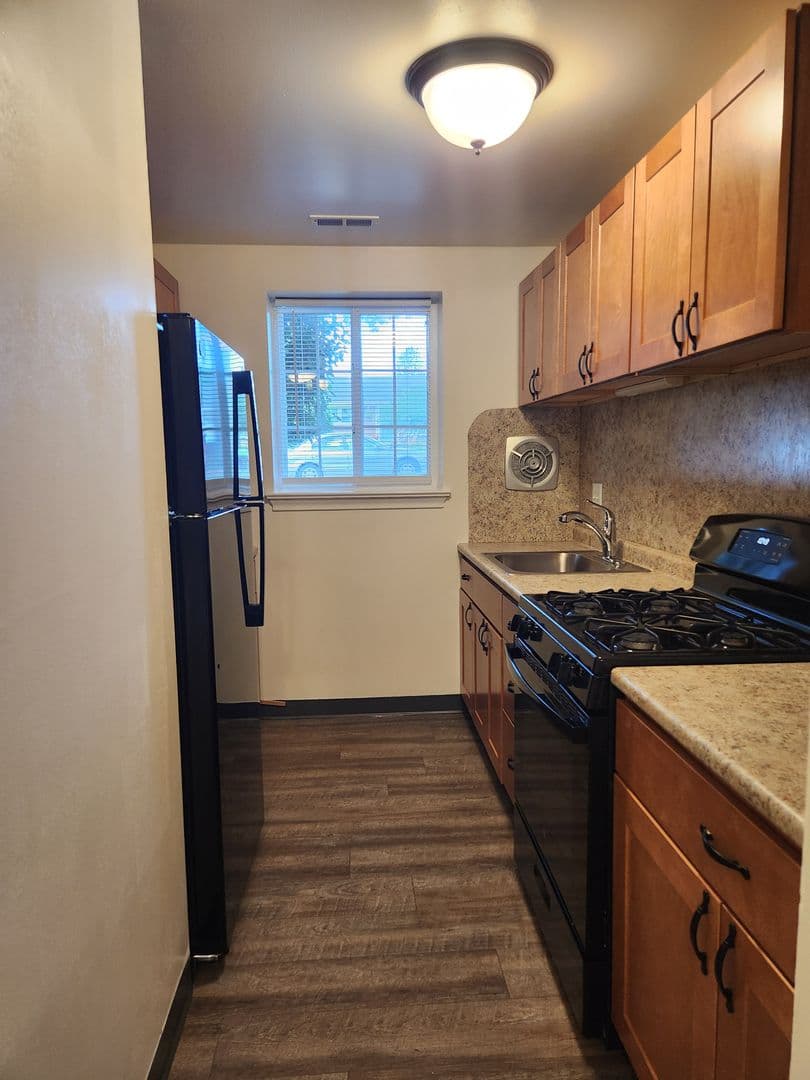 Lancaster Apartment: 30 Waverly Avenue