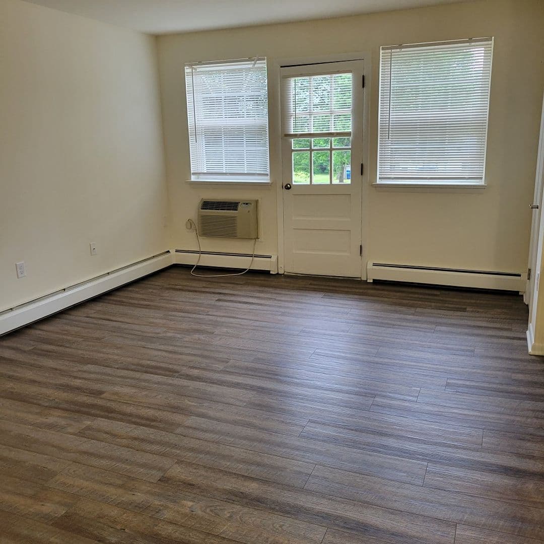 Lancaster Apartment: 30 Waverly Avenue