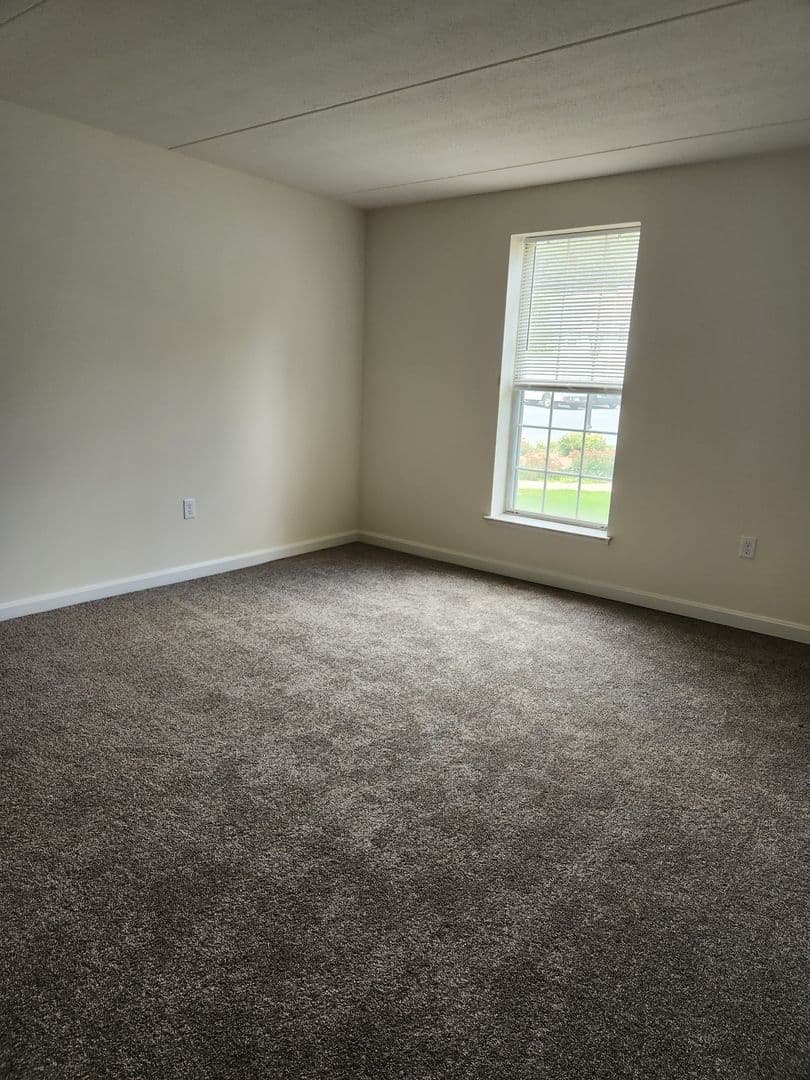 Lancaster Apartment: 1501 Butter Road