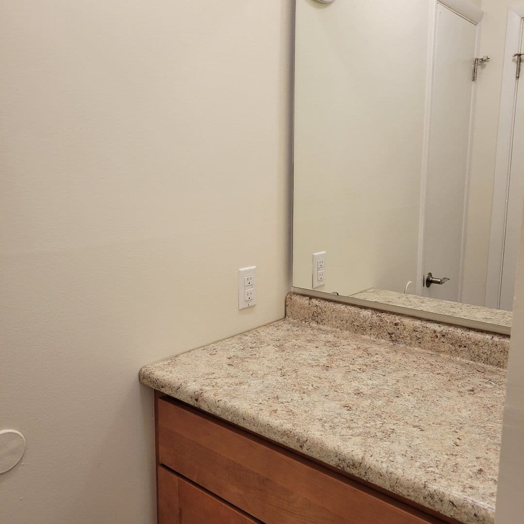 Lancaster Apartment: 30 Waverly Avenue