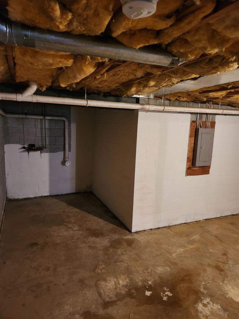 Lancaster Apartment: Pine Bridge Lane