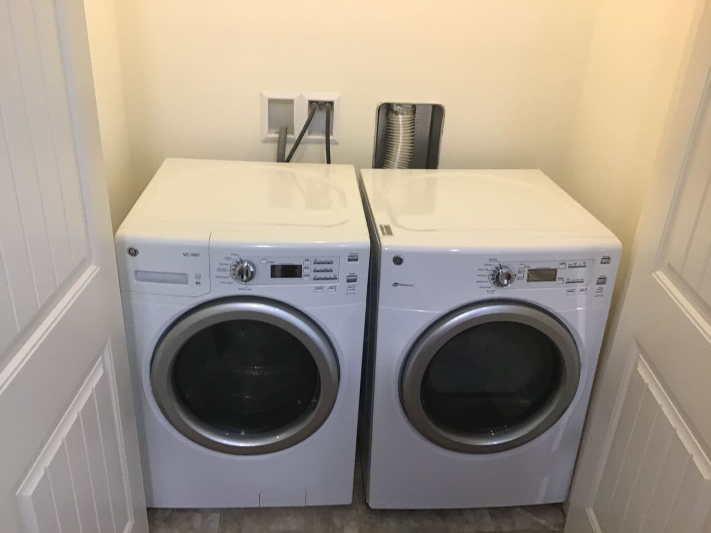Lancaster Apartment: 231 Kilgannon Lane