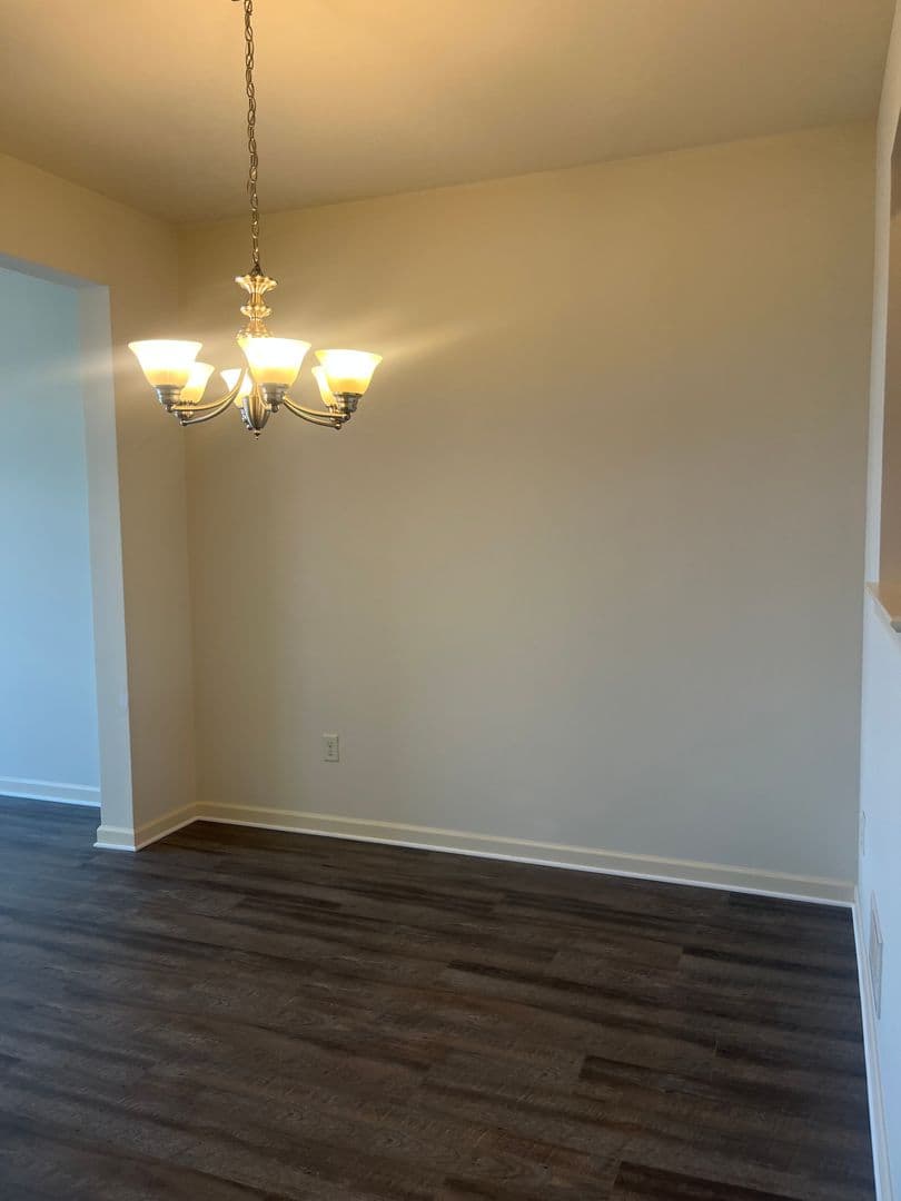 Lancaster Apartment: 231 Kilgannon Lane