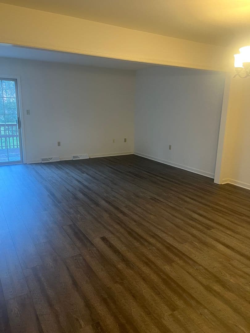 Lancaster Apartment: Whitechapel Road