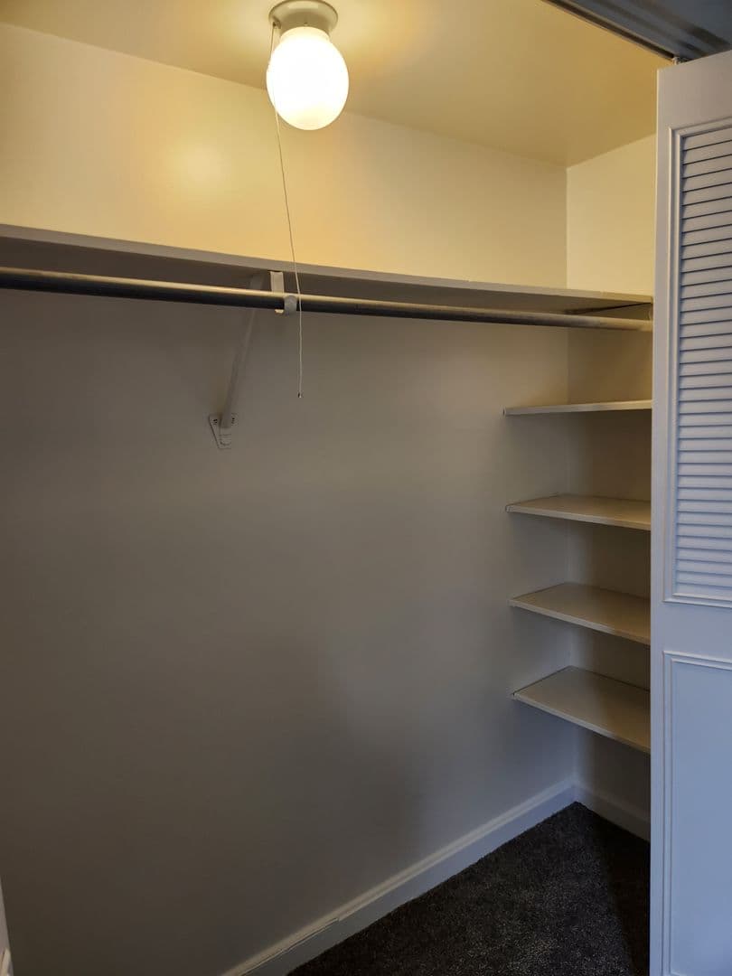 Lancaster Apartment: 1501 Butter Road