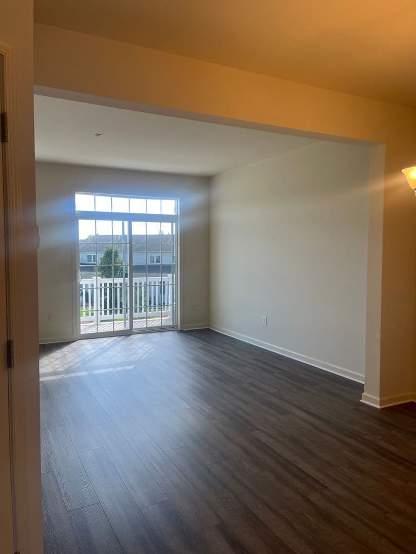 Lancaster Apartment: 231 Kilgannon Lane