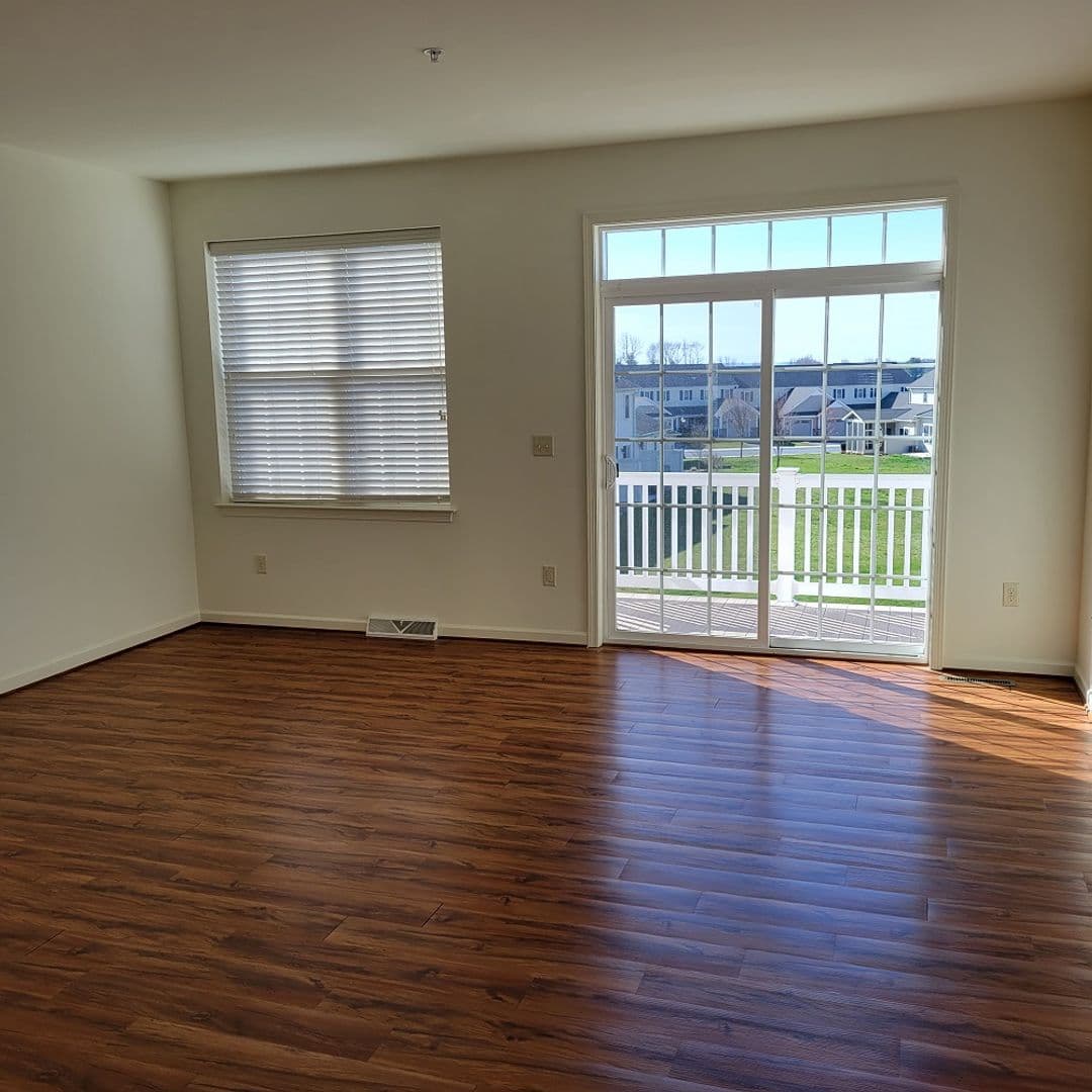 Lancaster Apartment: 231 Kilgannon Lane