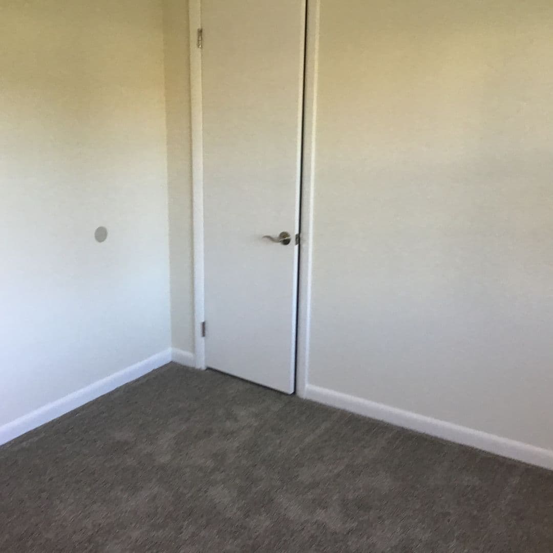 Lancaster Apartment: 30 Waverly Avenue