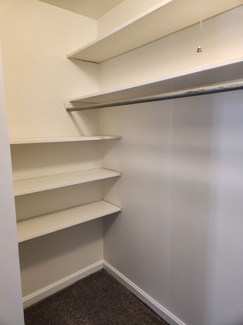 Lancaster Apartment: 1501 Butter Road