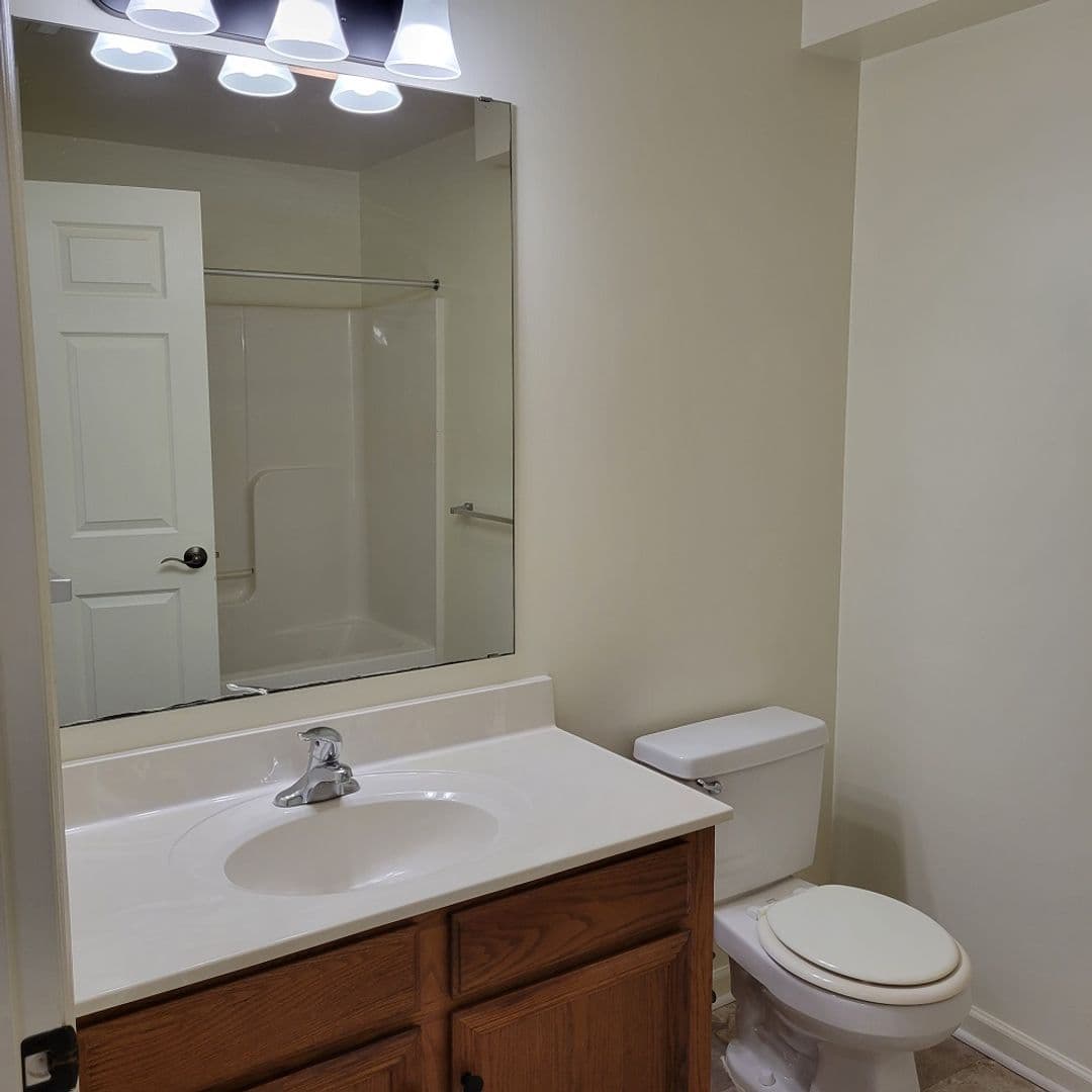 Lancaster Apartment: 876 Salisbury Court