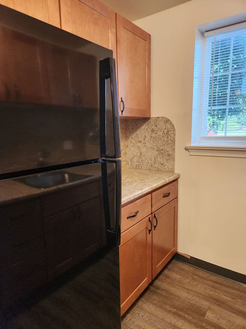 Lancaster Apartment: 30 Waverly Avenue