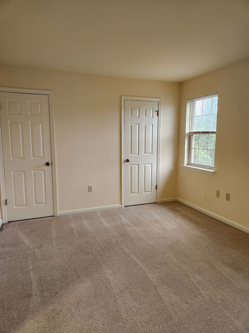 Lancaster Apartment: Pine Bridge Lane