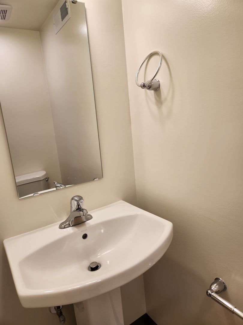 Lancaster Apartment: 1501 Butter Road