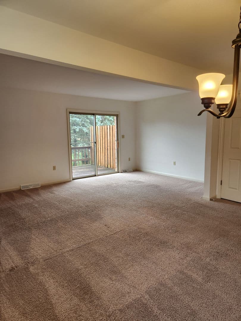 Lancaster Apartment: Pine Bridge Lane
