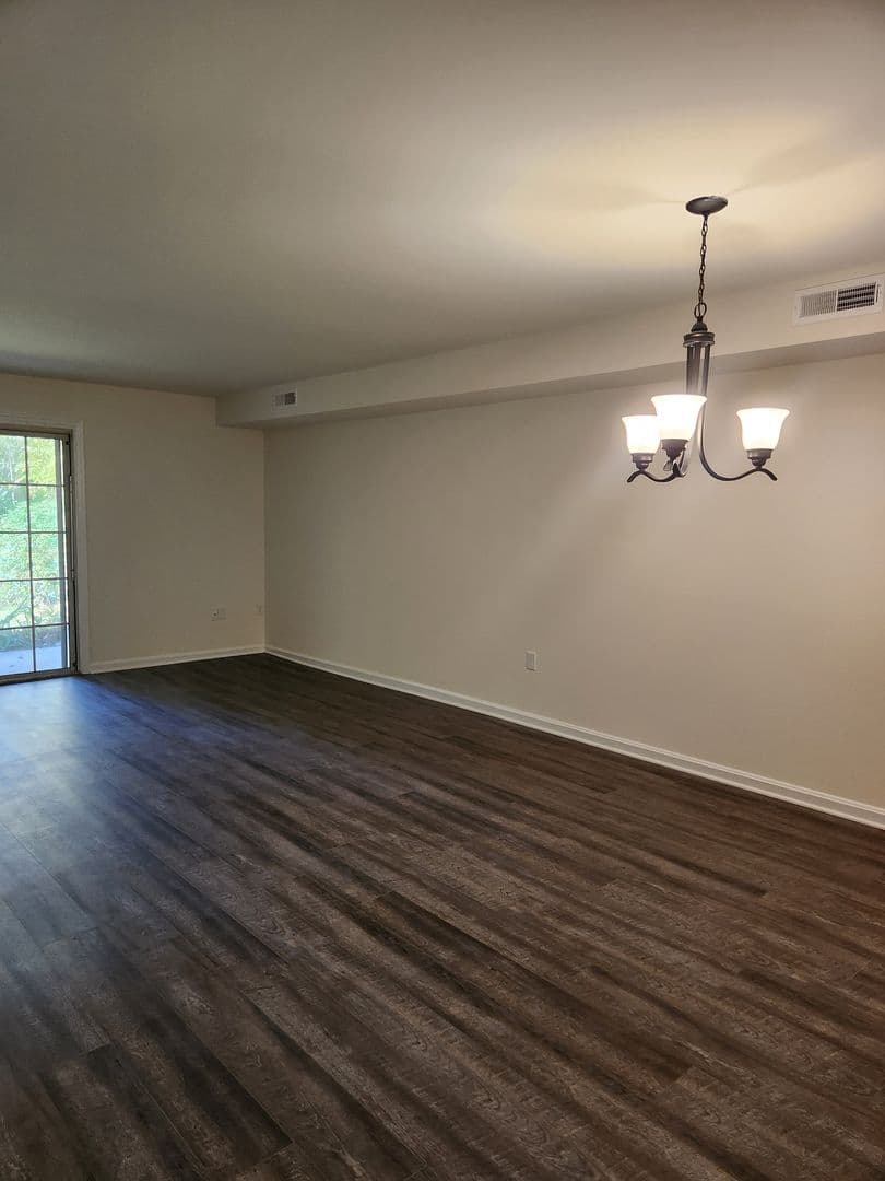 Lancaster Apartment: 1501 Butter Road