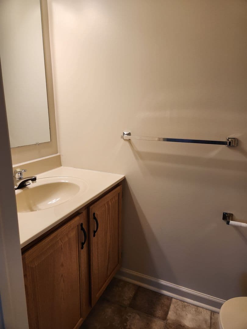 Lancaster Apartment: Pine Bridge Lane