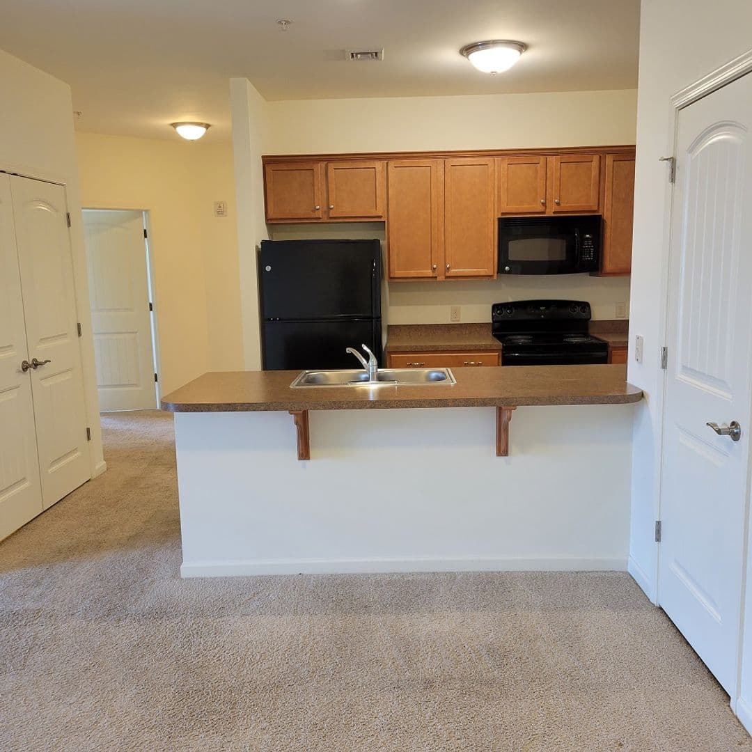 Lancaster Apartment: 231 Kilgannon Lane