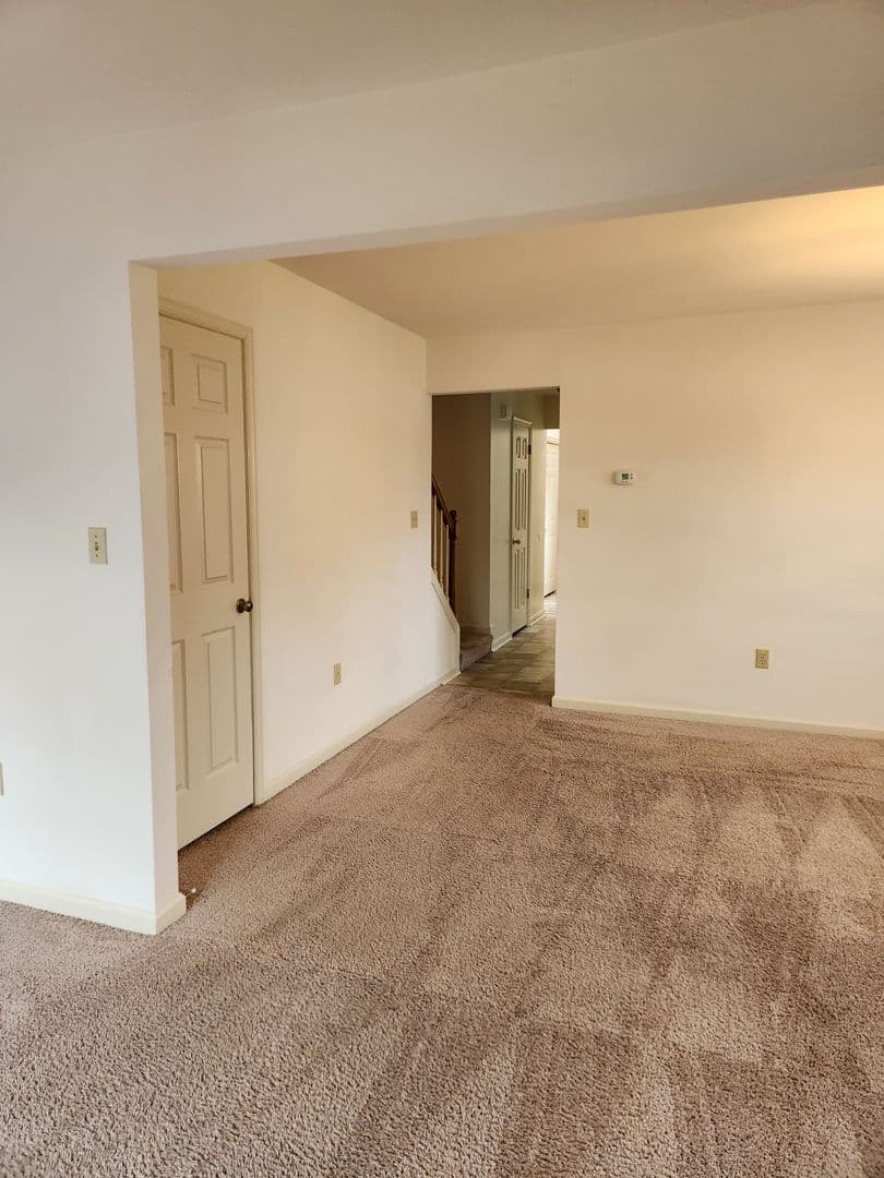 Lancaster Apartment: Pine Bridge Lane