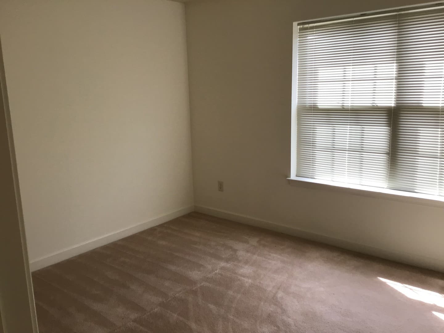 Lancaster Apartment: Stone Creek Road