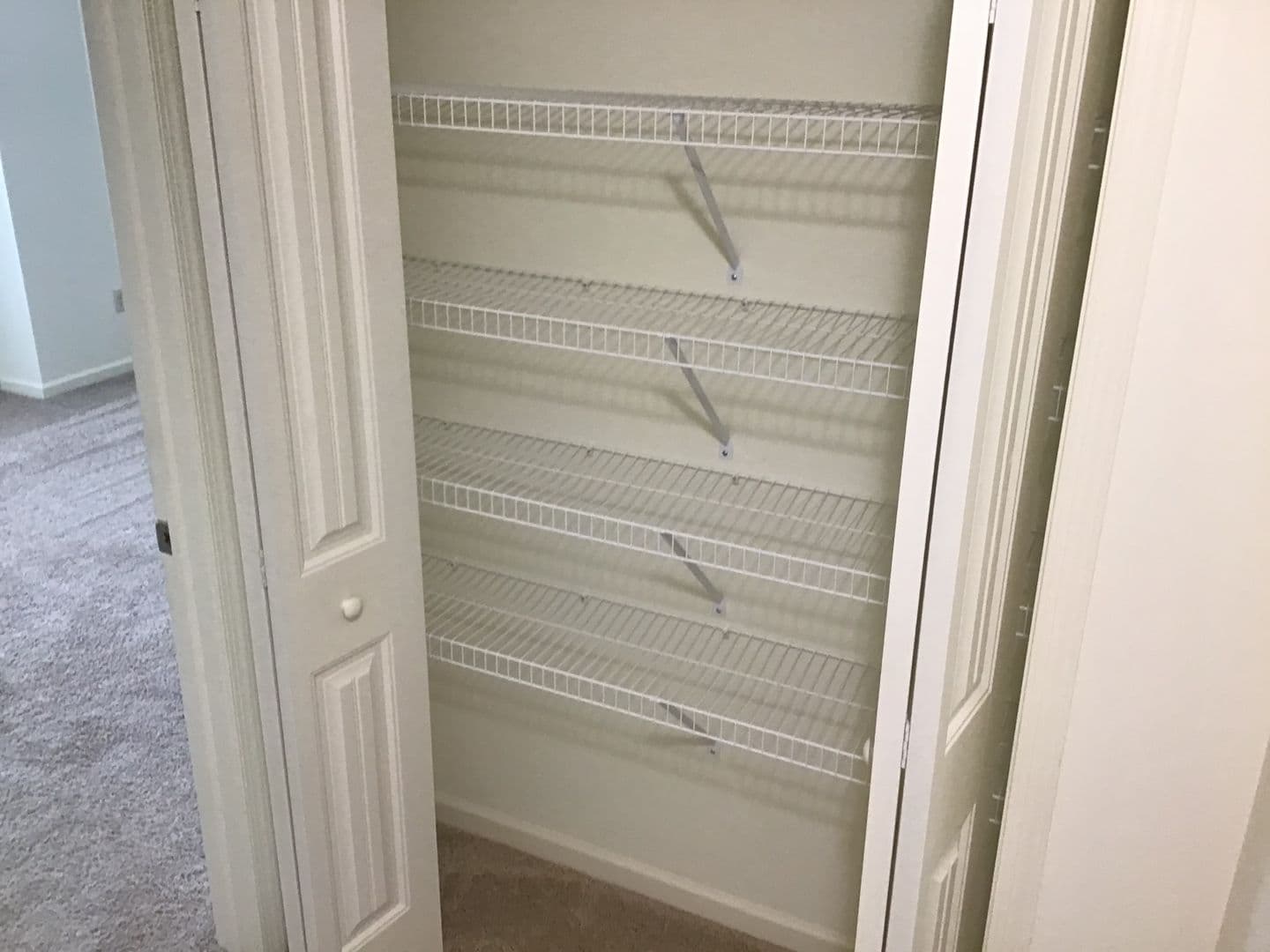 Lancaster Apartment: 231 Kilgannon Lane