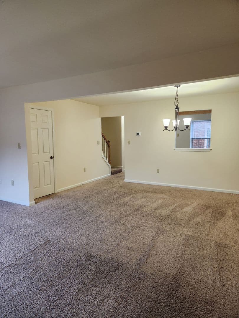 Lancaster Apartment: Pine Bridge Lane