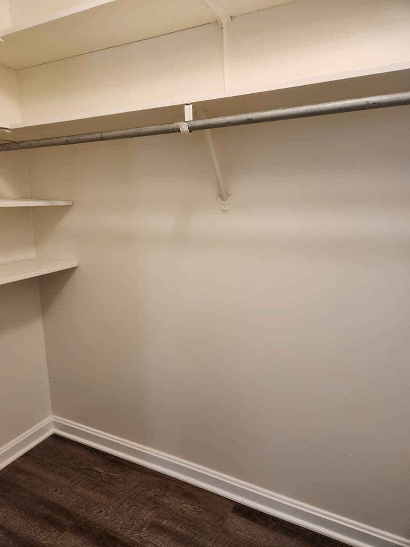 Lancaster Apartment: 1501 Butter Road