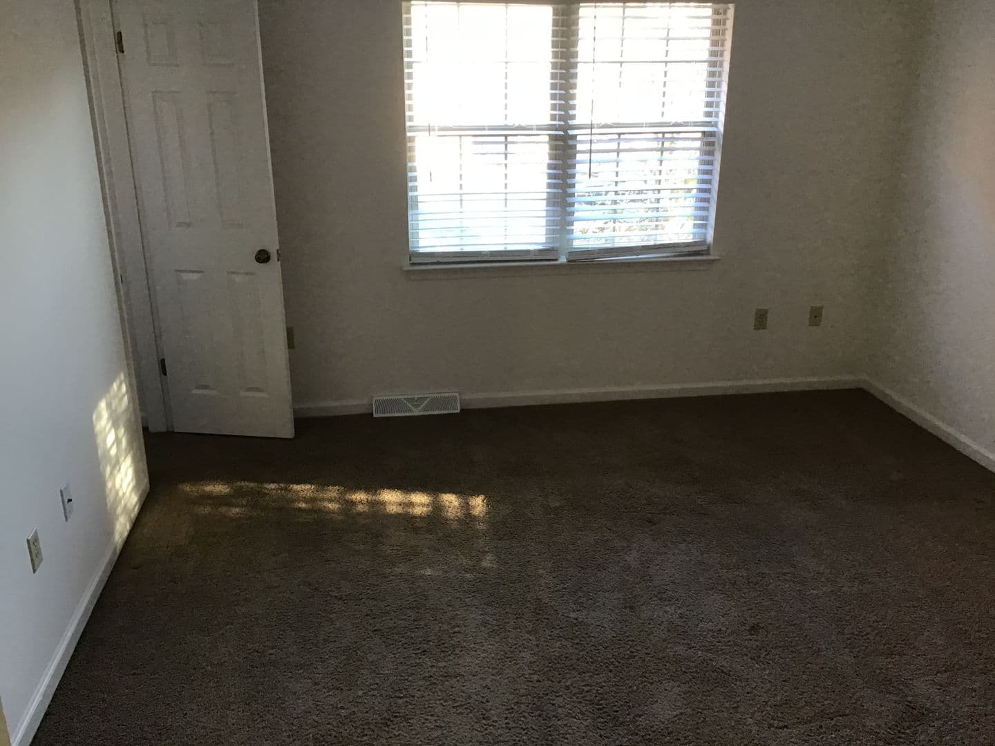 Lancaster Apartment: Pine Bridge Lane