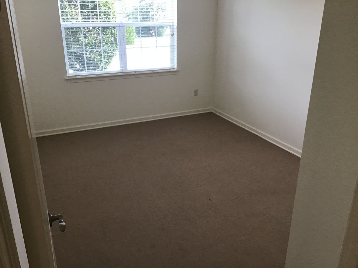 Lancaster Apartment: 231 Kilgannon Lane
