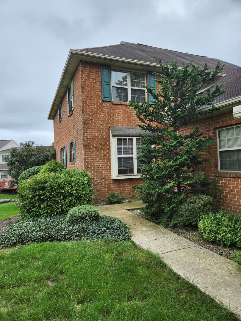 Lancaster Apartment: Pine Bridge Lane