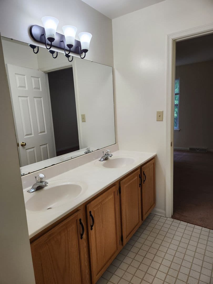 Millersville Apartment: Crestgate Place