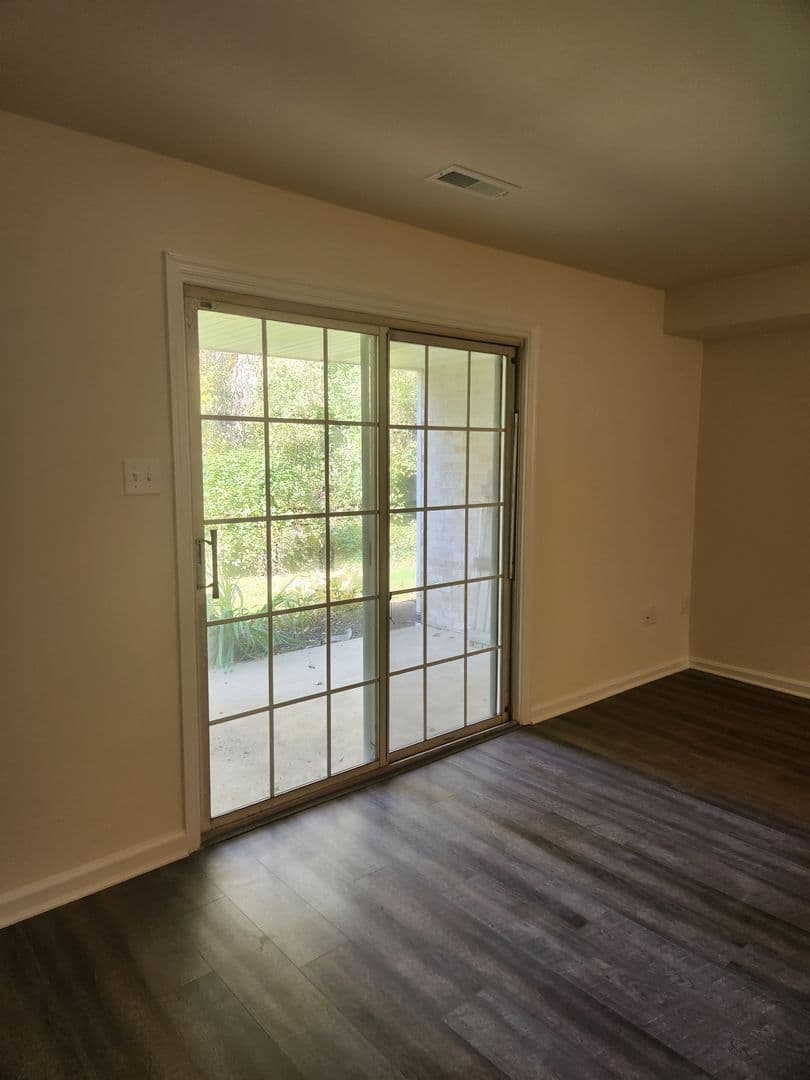 Lancaster Apartment: 1501 Butter Road
