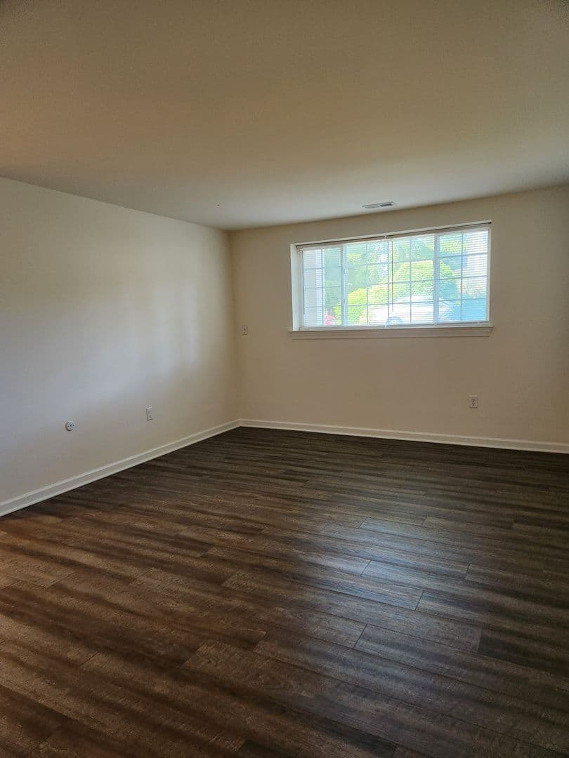 Lancaster Apartment: 30 Waverly Avenue