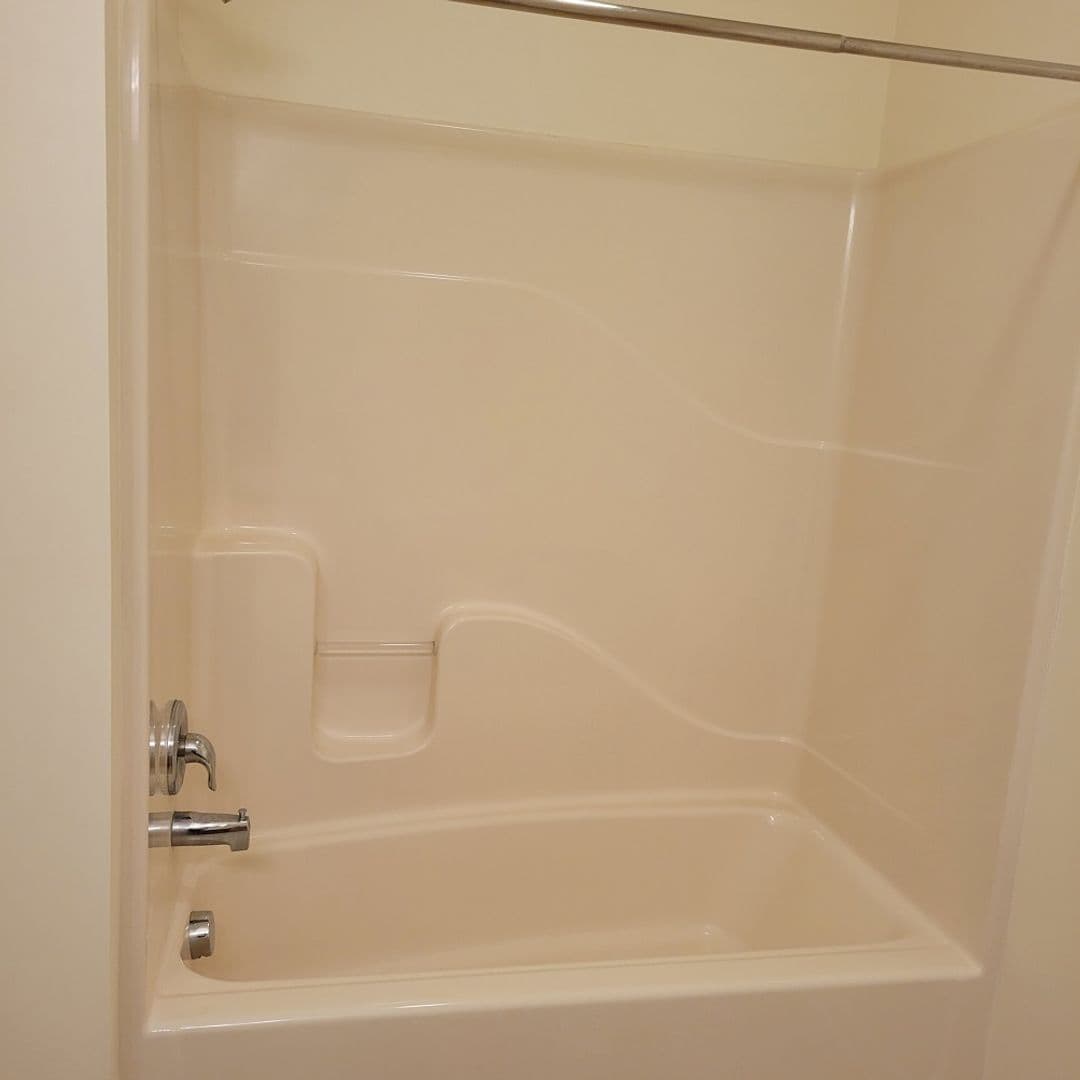 Lancaster Apartment: 231 Kilgannon Lane